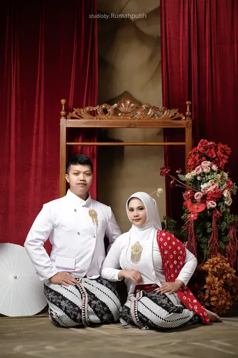 Foto sampul undangan Lina & Sigit