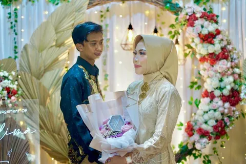 Foto sampul undangan Fajar & Delima
