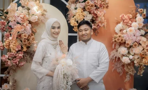 Foto sampul undangan Nadia & Fayed