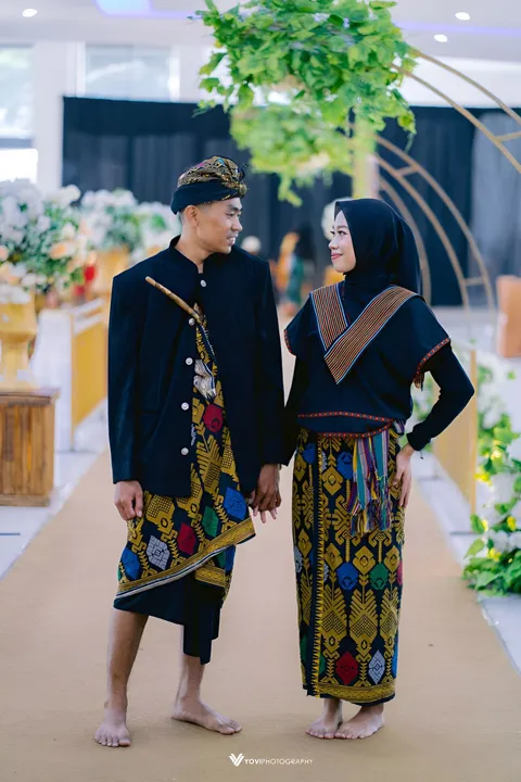 Foto sampul undangan Laela & Mendi