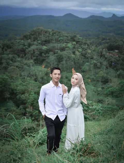 Foto sampul undangan Devi & Jalu