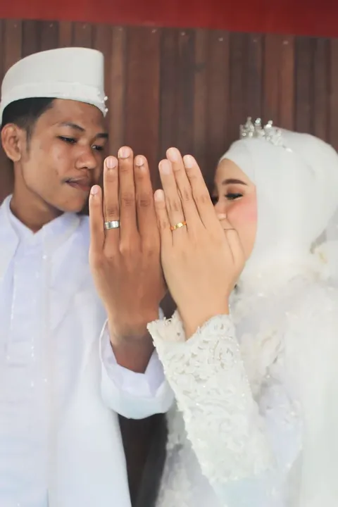 Foto sampul undangan Azwan & Angger