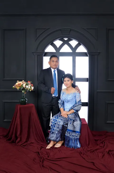 Foto sampul undangan Esi & Robert