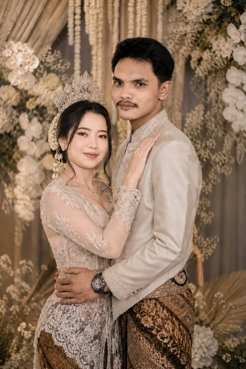 Foto sampul undangan Neng Nurani & Rifkie