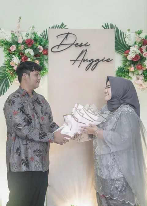 Foto sampul undangan Anggie & Desi