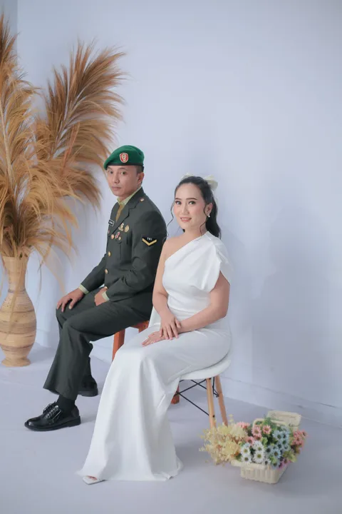 Foto sampul undangan Joly & Vera