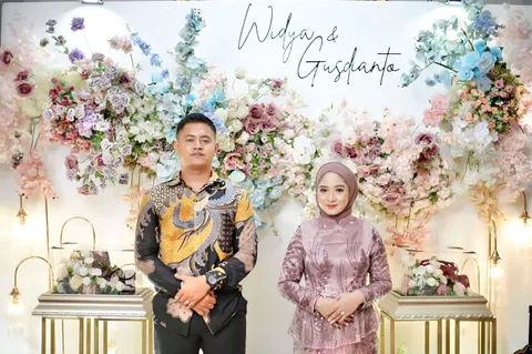 Foto sampul undangan Gusdi & Widya