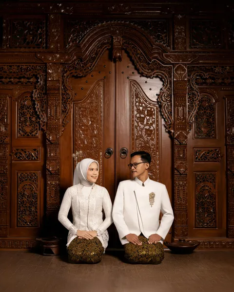 Foto sampul undangan Wisnu & Della