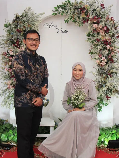 Foto sampul undangan Nadif & Hervi
