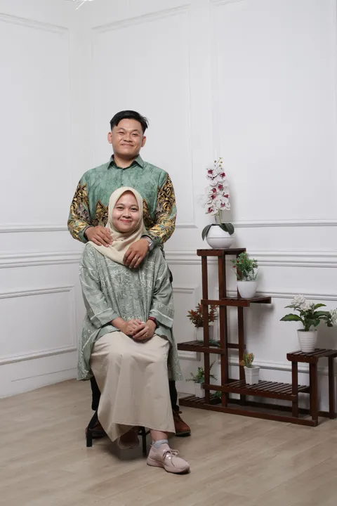 Foto sampul undangan Tria & Julianto