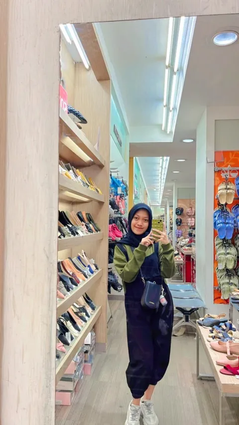Foto sampul undangan Amelia Harun