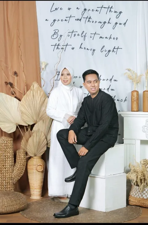 Foto sampul undangan M. Muslich & Vita Puji Lestari