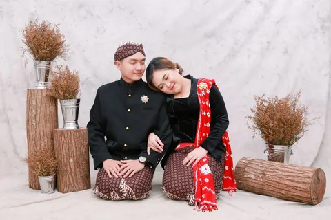 Foto sampul undangan Dena & Dina