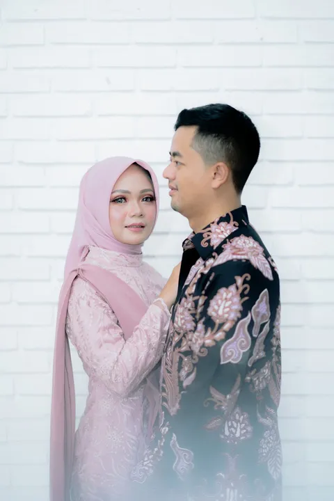 Foto sampul undangan Husain & Ela