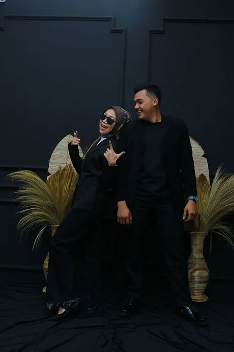 Foto sampul undangan Kurniawan & Dela