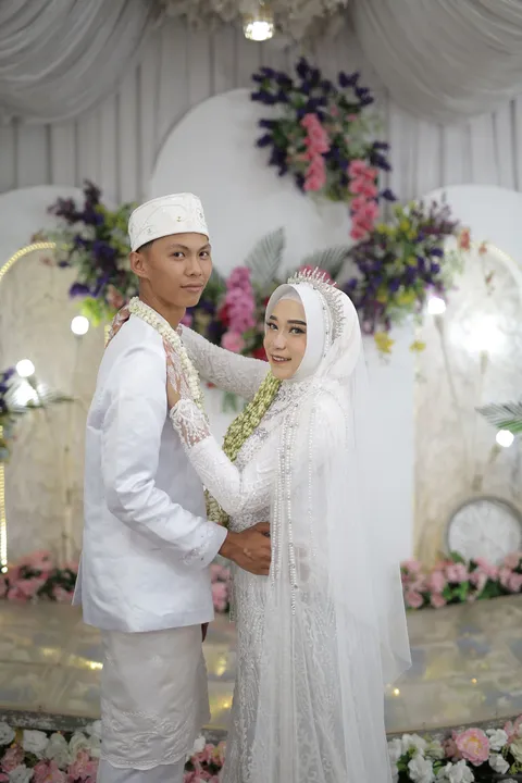 Foto sampul undangan Adit & Yulia
