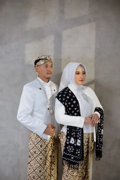 Foto sampul undangan Aji & Dinna