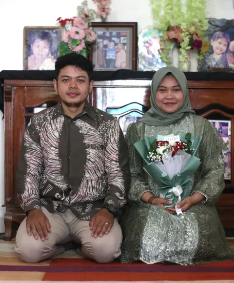 Foto sampul undangan Hadi & Nuari