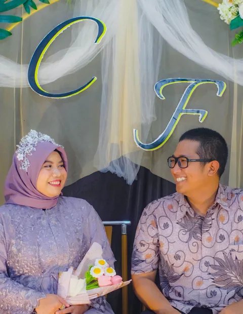 Foto sampul undangan Fajar & Cahyati