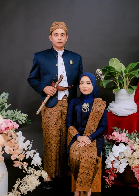Foto sampul undangan Retno & Riyan