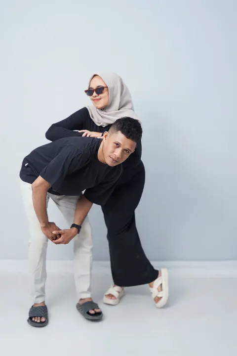 Foto sampul undangan Tya & Sabri