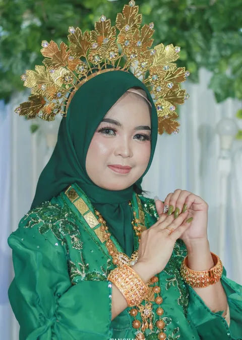 Foto sampul undangan Asrul & Erni