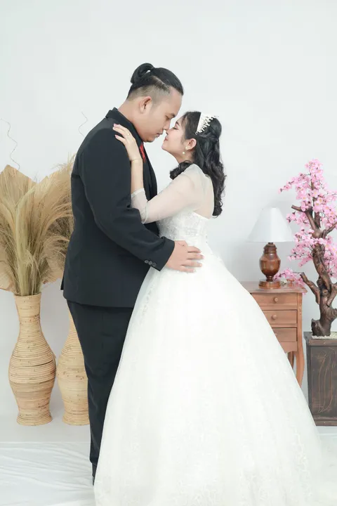 Foto sampul undangan Yusi & Rido