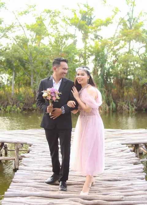 Foto sampul undangan Dian & Omri