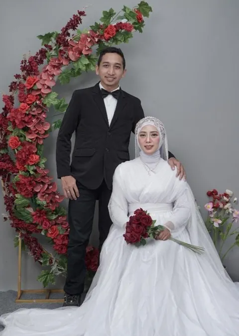 Foto sampul undangan Mega & Afrizal