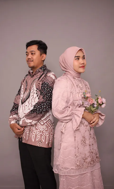 Foto sampul undangan Tiya Rahmanita & Dimas Adi Nugroho