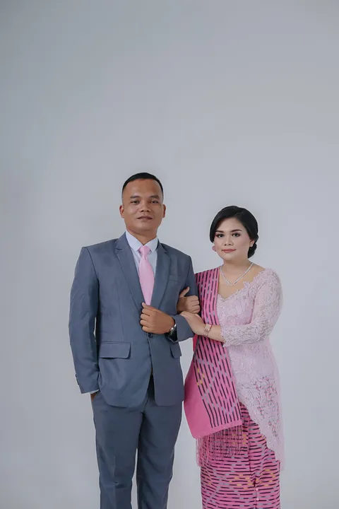 Foto sampul undangan Angelina & Sumartoyono