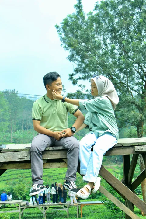 Foto sampul undangan Hin & Nur