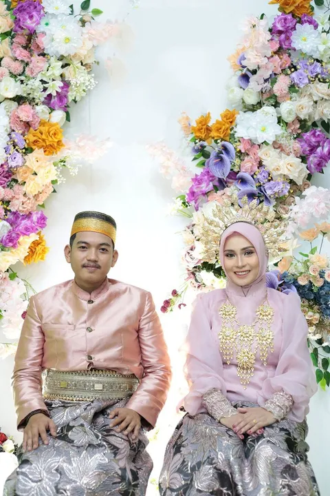 Foto sampul undangan Liza & Inung