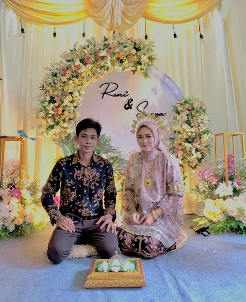 Foto sampul undangan Surya & Reni