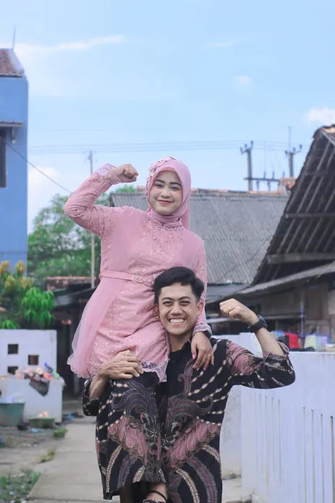 Foto sampul undangan Jaen & Ledyanti