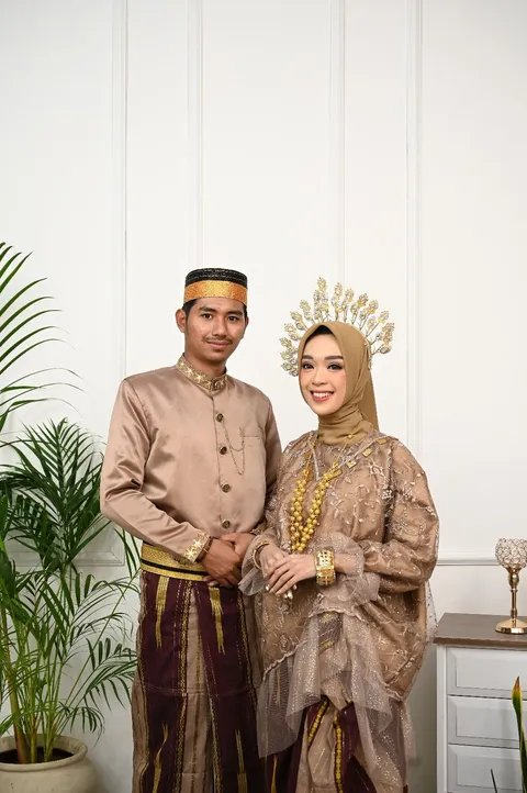 Foto sampul undangan Utari & Hendri