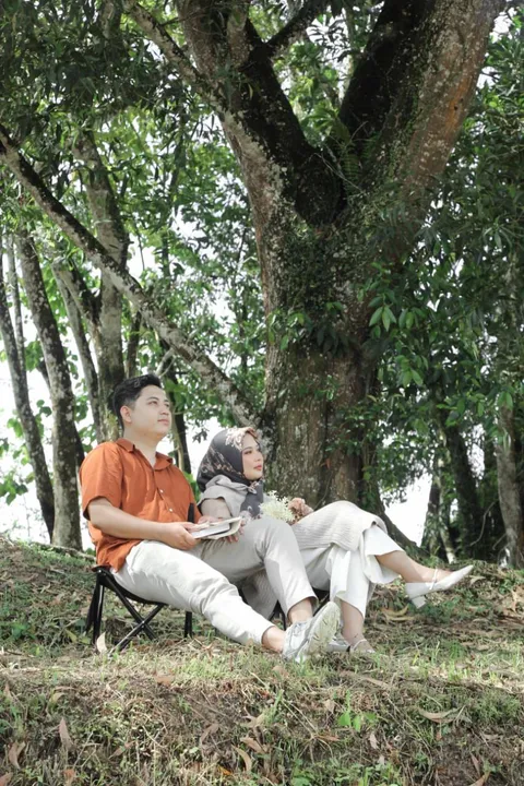 Foto sampul undangan Roni & Anna