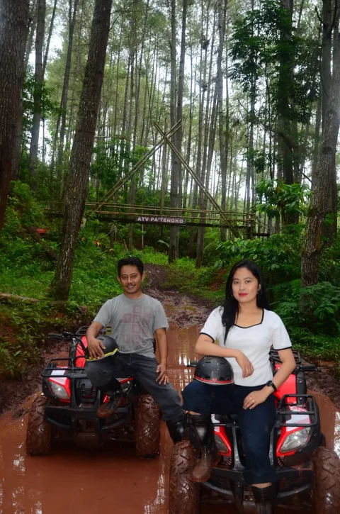 Foto sampul undangan Rial & Lista