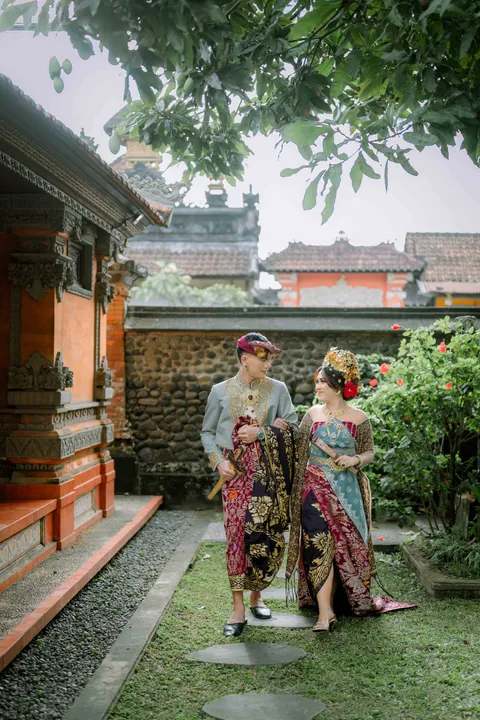 Foto sampul undangan Junik & Sumarta