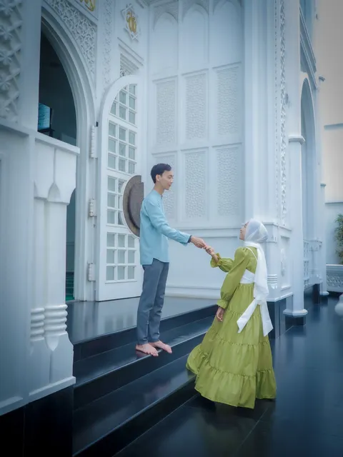 Foto sampul undangan Mega & Adam