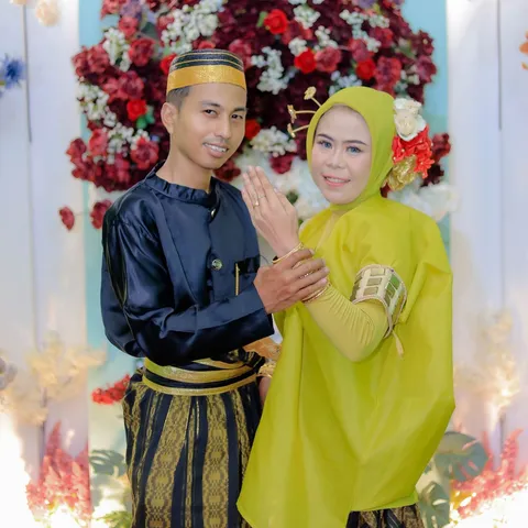 Foto sampul undangan Reza & Jhum