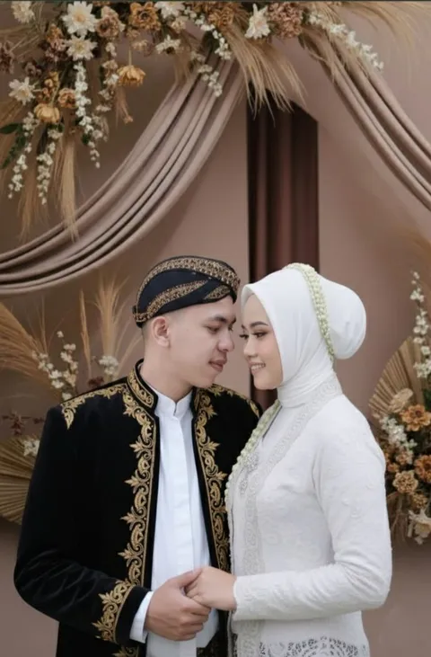 Foto sampul undangan Reva & Sunar